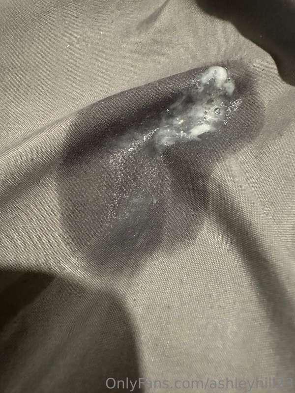 Made the bed alllll wet 🤭