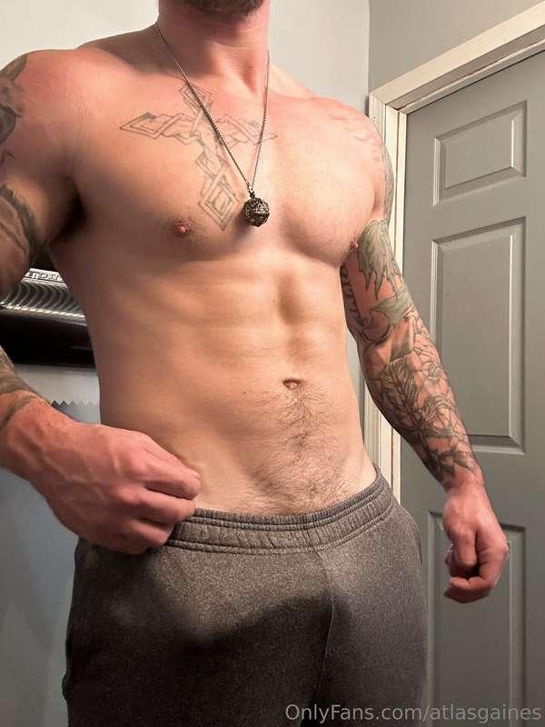 I'm nervous, do you think people will notice I'm not wearing..