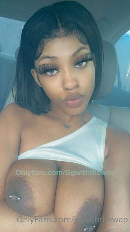 Adore her then DIOR her 👅