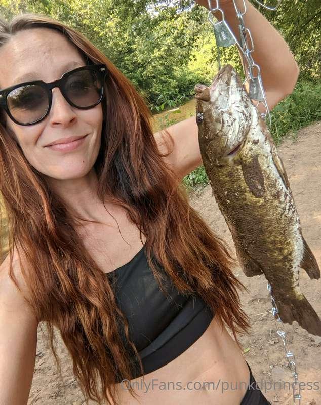 Enjoying some early morning bass fishing on this beautiful d..