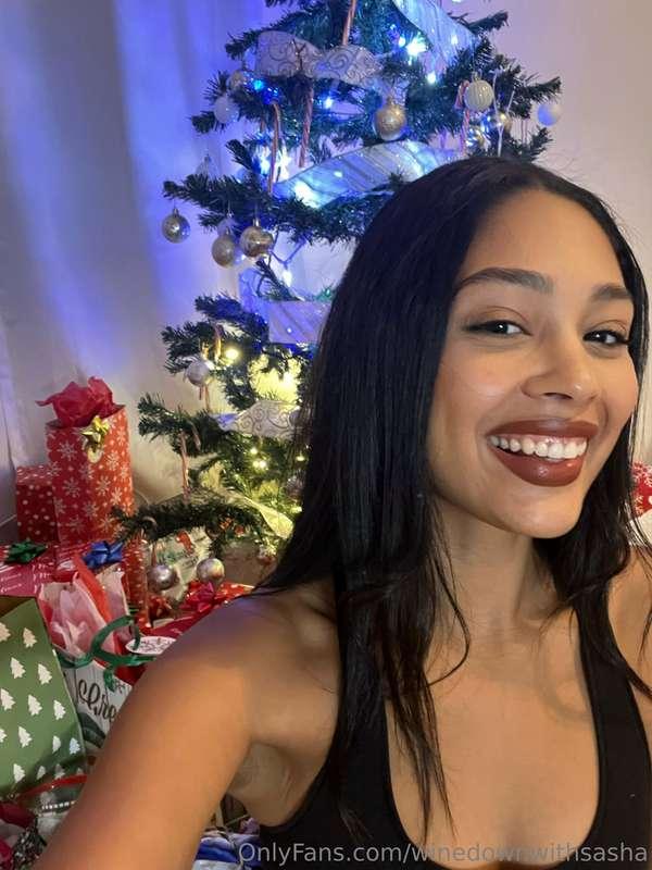 Happy Holidays! ✨🎄

Hope everyone has a beautiful day filled..