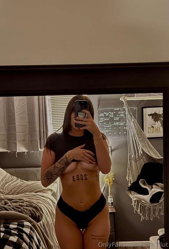 Dm me your wildest fantasy😈