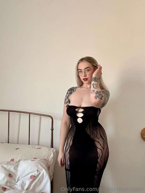 This used to be my favourite dress to wear when I was workin..