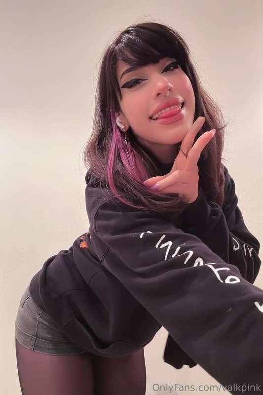 Good morning~! 🌸 Today I'm off to buy something special and ..