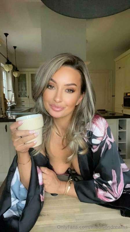 Coffee anyone?☕😘