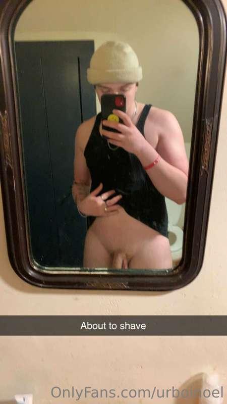 Cheap lil dick pic for you guys and girls 😈