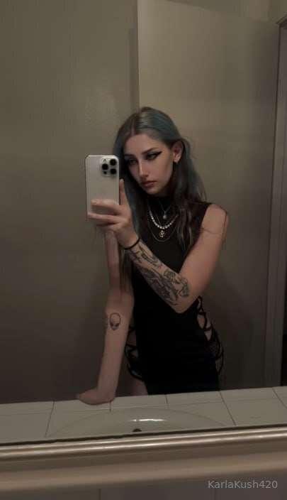 @matneybb is the ❤️ TOP 1% ❤️ princess with endless amount o..