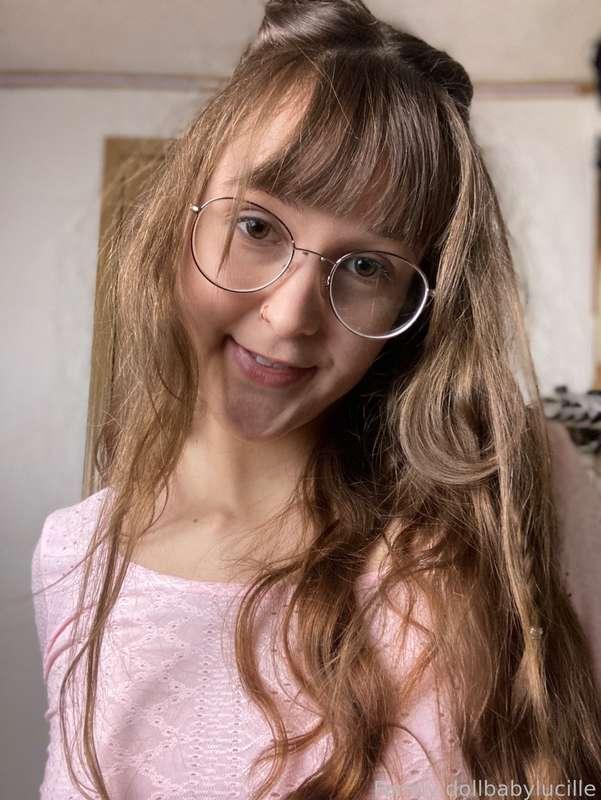 can I have a kiss?

#fyp #cute #innocent #girlnextdoor #adorable #bigeyes #bangs #glasses #teen #petite