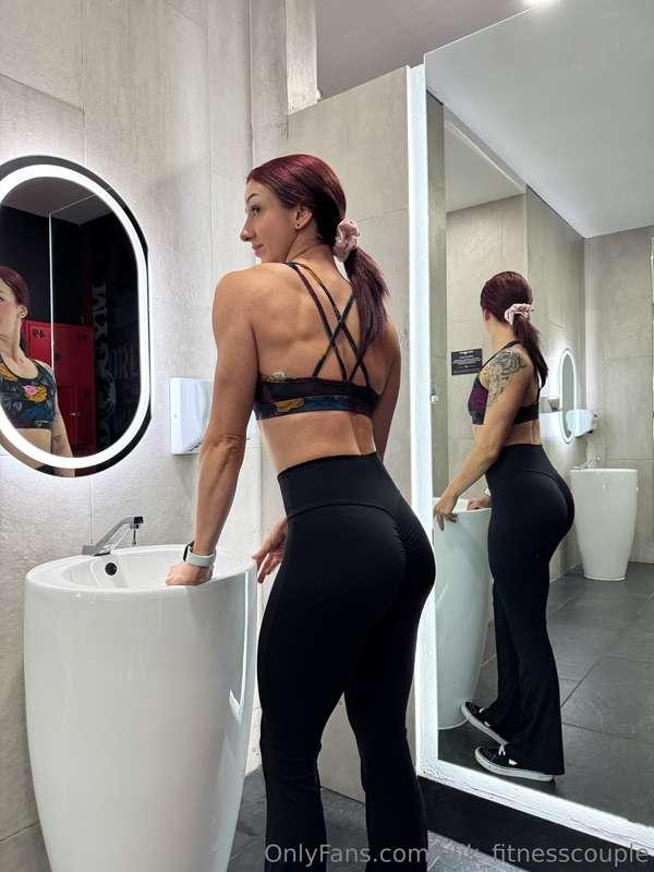 Nothing boosts my energy like a good back training ! Let’s p..