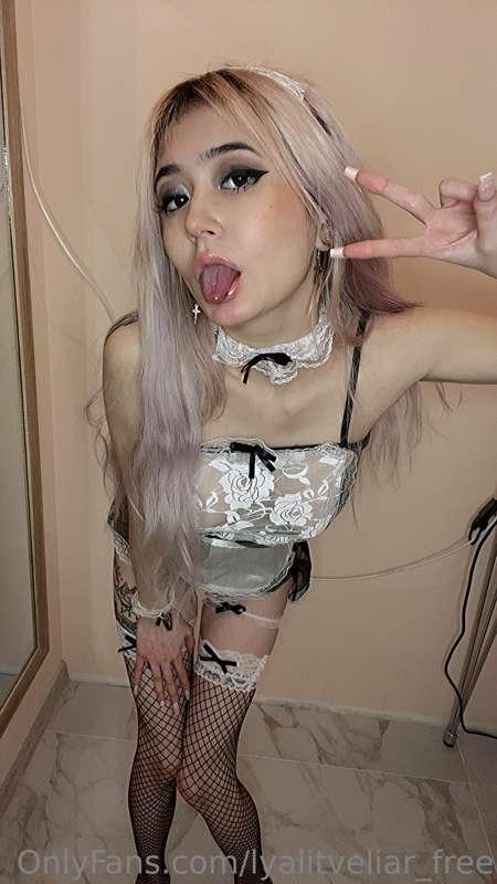 😈