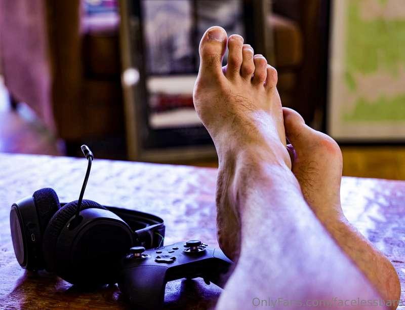 Does anyone play Call of Duty? DM if you need a partner 😉