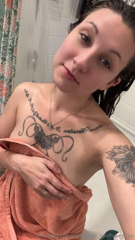 Fresh out of the showerLike this post if you want me to send..