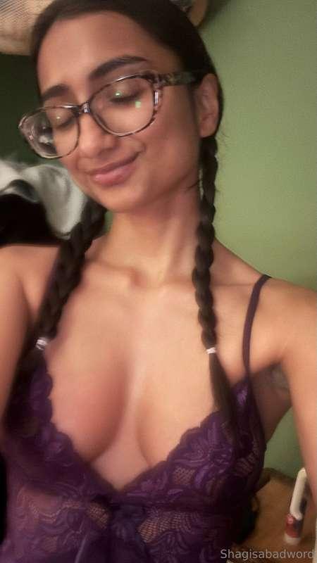 Good night babes ;) I'll reply to everyone's messages at 8:3..