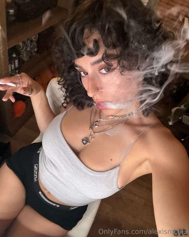 Light me up⋆₊˚⊹♡