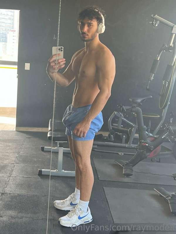 Hard at the gym 🍌