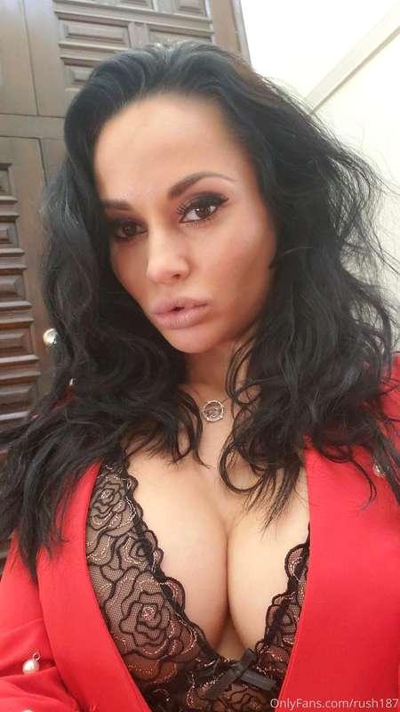 Do you like it when I make a serious face???