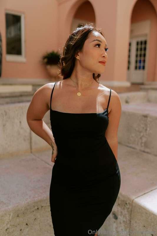 Custom content anyone? Let me know! 😘