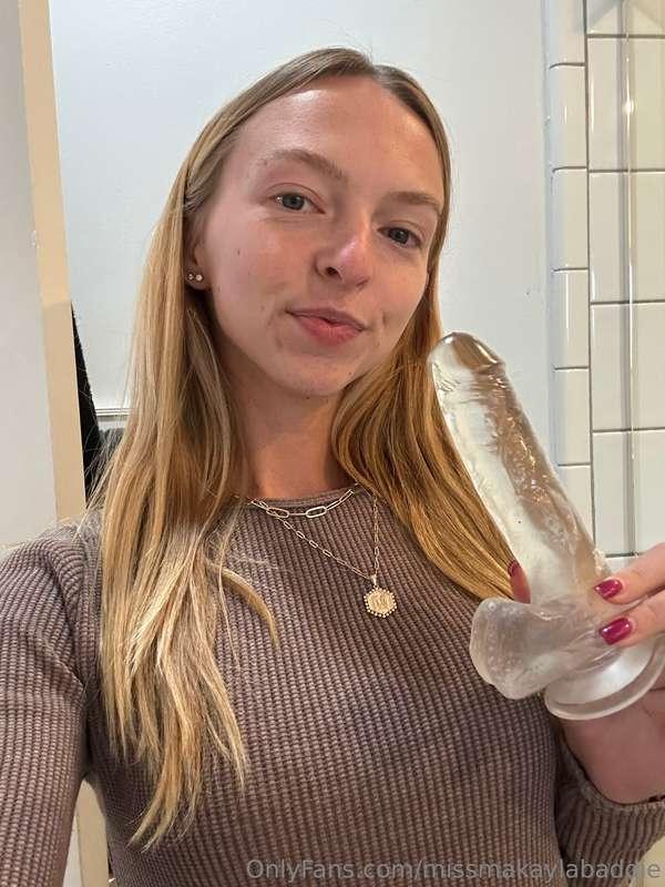 ✨New ANAL Video with Big Dildo🍆✨I didn’t think this could fi..