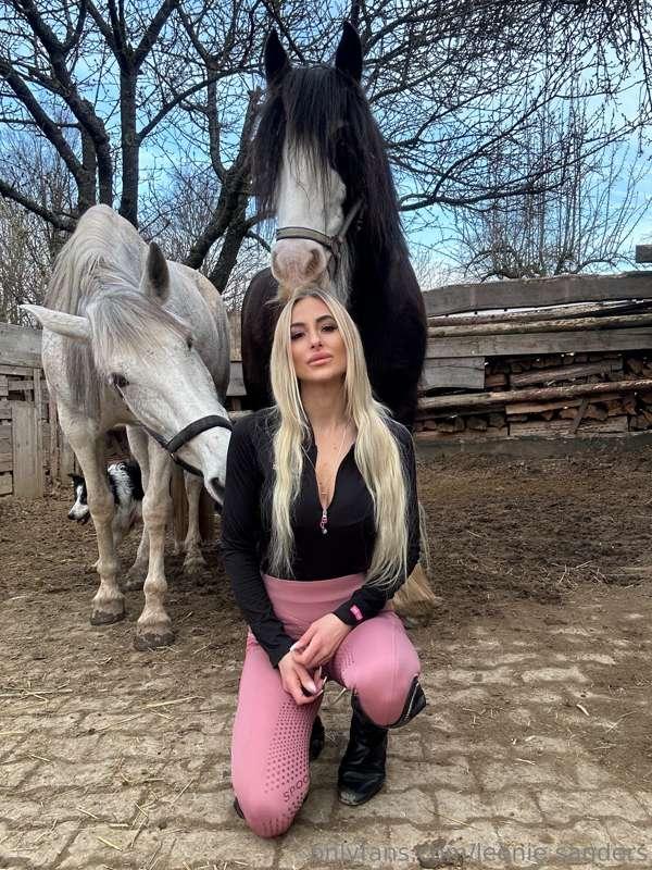 guuuys i really cant decide which OF banner i should choose ..