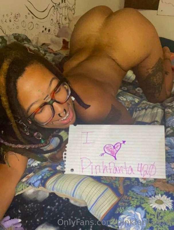 𝟚 𝕥𝕠𝕟𝕘𝕦𝕖𝕤🐍𝕟𝕕 𝕒 𝕗𝕒𝕥 𝕒𝕤𝕤🍑💦
Everyone loves PinkFanta 😜