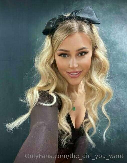 🟢She needs your cock right now @barbiebeckah🟢
My hot work fr..