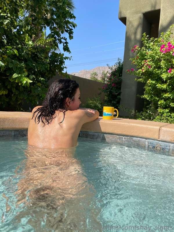 Nothing like a little water play to spice things up! 😘💦