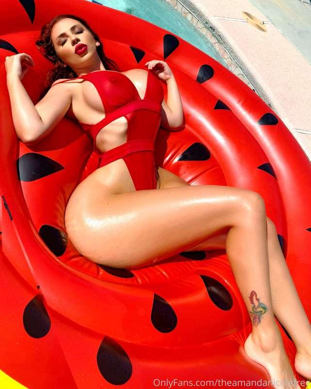 ### **DM** me a 🍉 
if you like watermelons and I'll make sur..