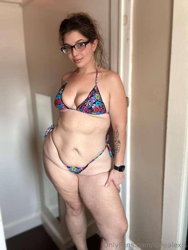 If you like this… imagine me riding with my bikini on 😈🥵