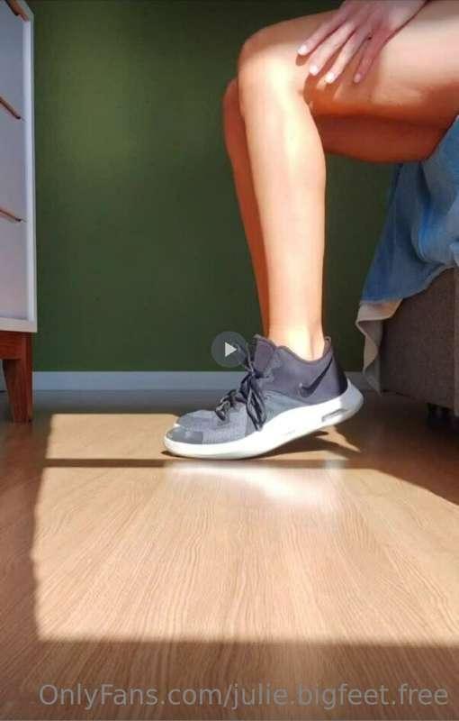 7 minute POV video making my basketball trainer massage my s..