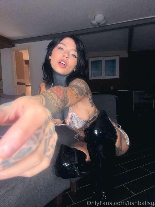 Guess what I'm reaching for.. 🔥