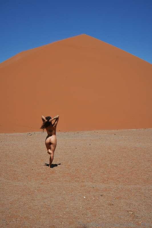 Would you run naked in nature with me?? 😍