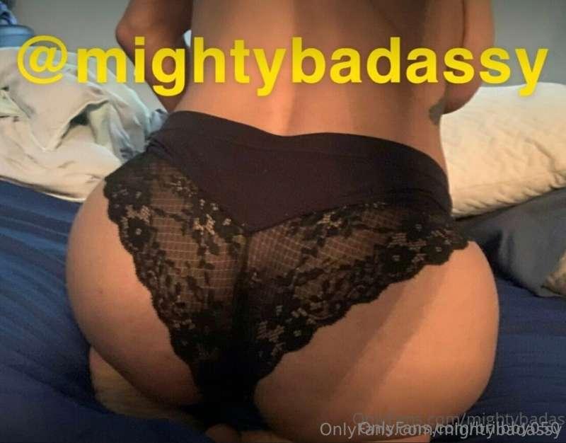 My Bestie is the Only Latin Milf you need💃🏽
💋Love to Chat ⭐️..