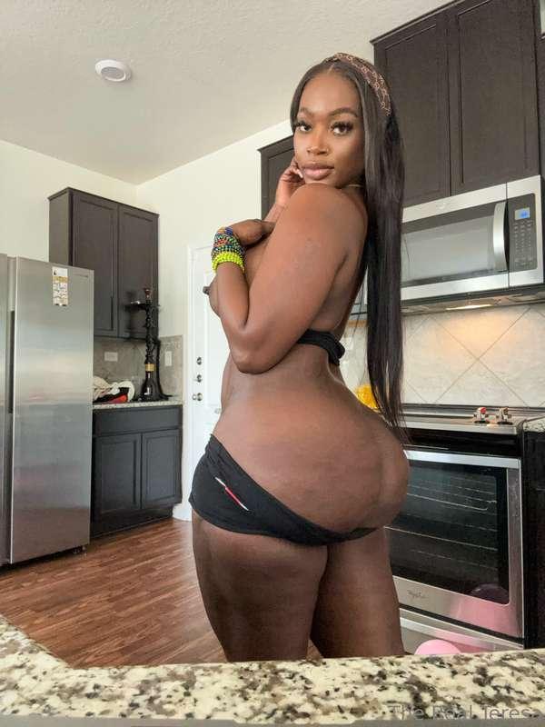 Its lunchtime, so come eat 😋😏