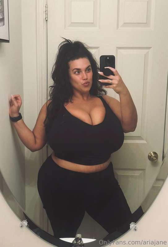 Gym ready🥰 hopefully my tits don’t bounce too much lmao 🤣 