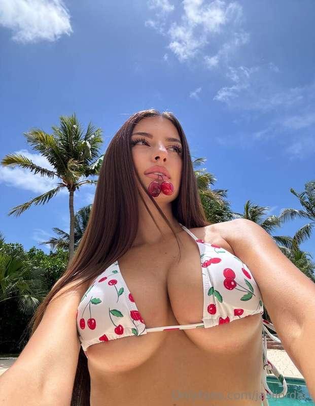 wanna get a taste of these cherries? 🍒