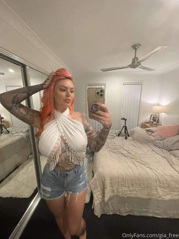 What did you see first? 😂