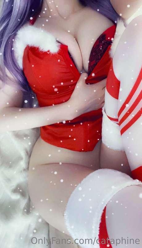 Christmas is nearly here! What are you most excited for? 🎄💜