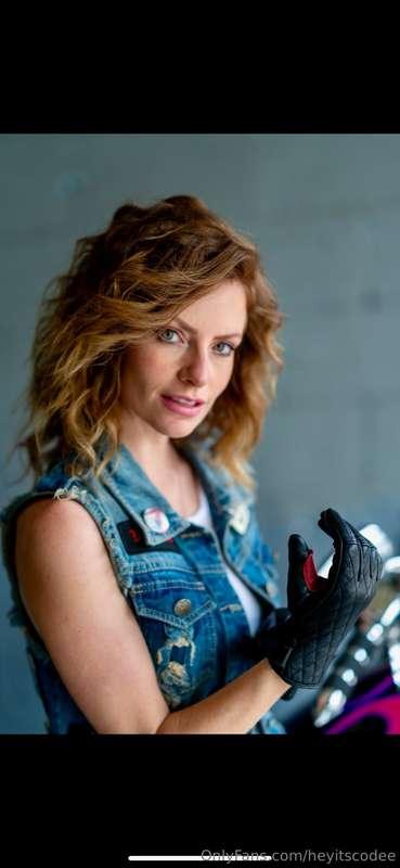 Just wanna be the biker girl next door of your dreams