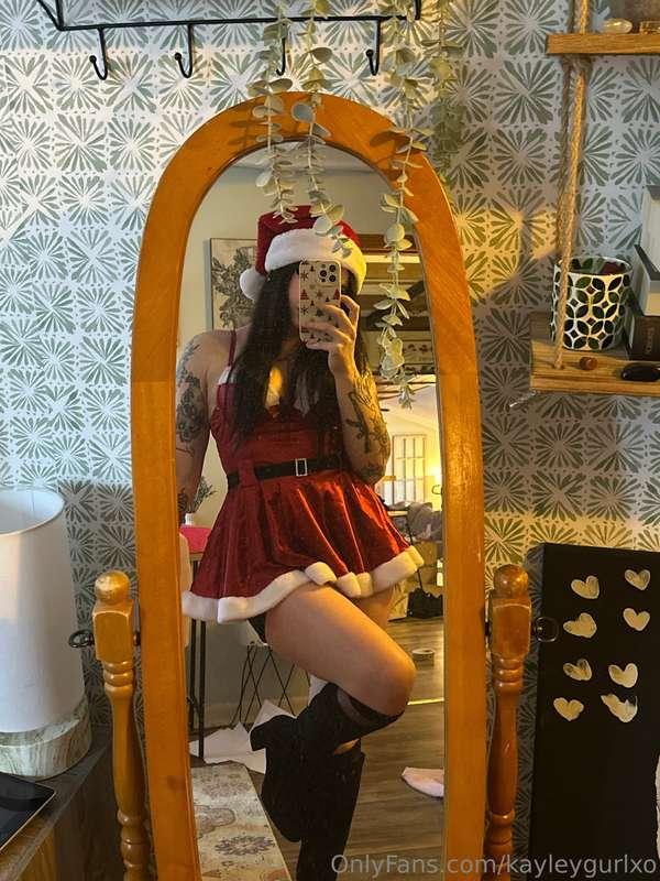 🤶🏻❤️💋