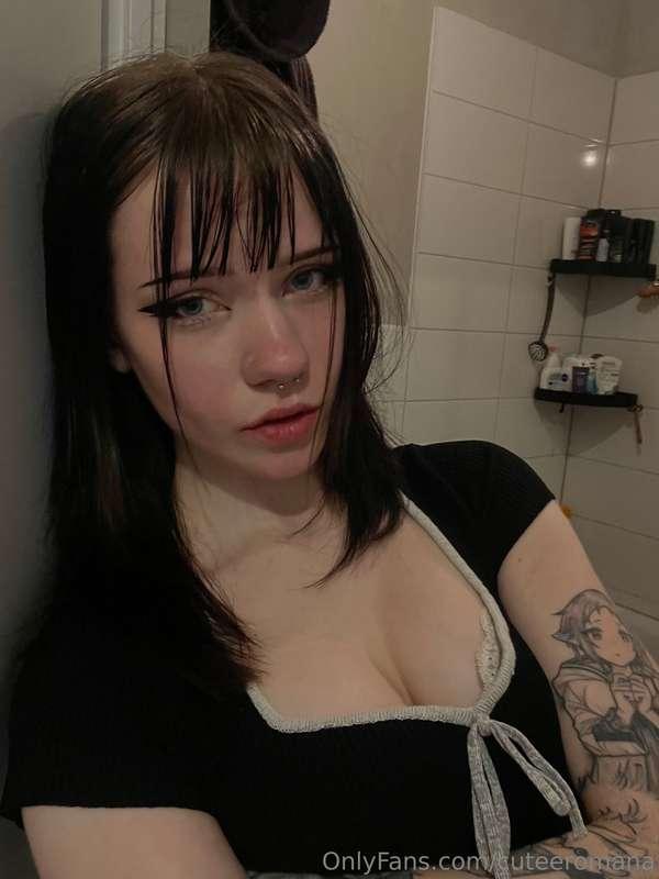 cuteeromana image #1