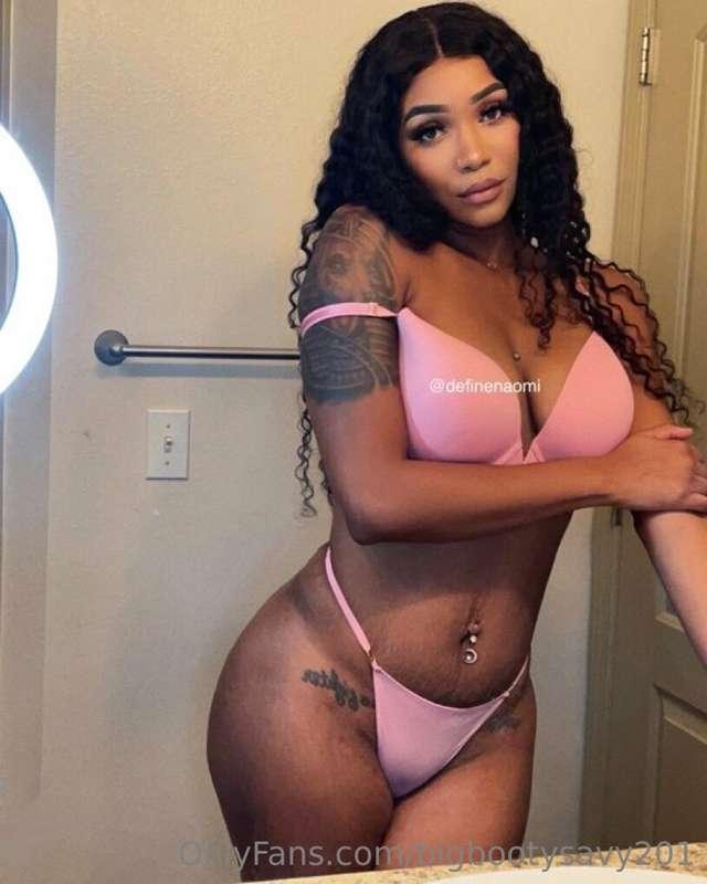 Go follow @heyitsnaomi FREE page if you love hot milfs that ..