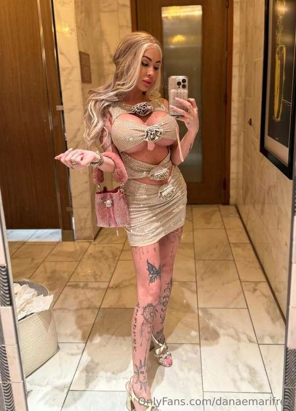 Even standing still felt like a tease😏