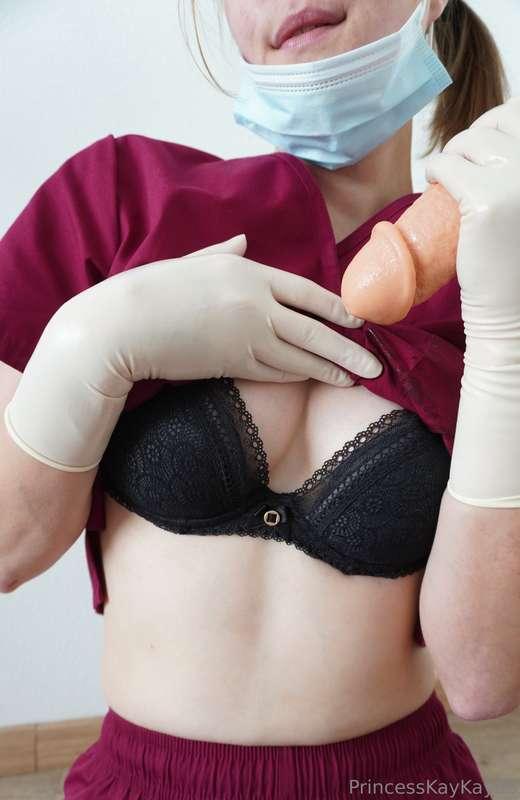 Let's add some cum on this bra 😋💦