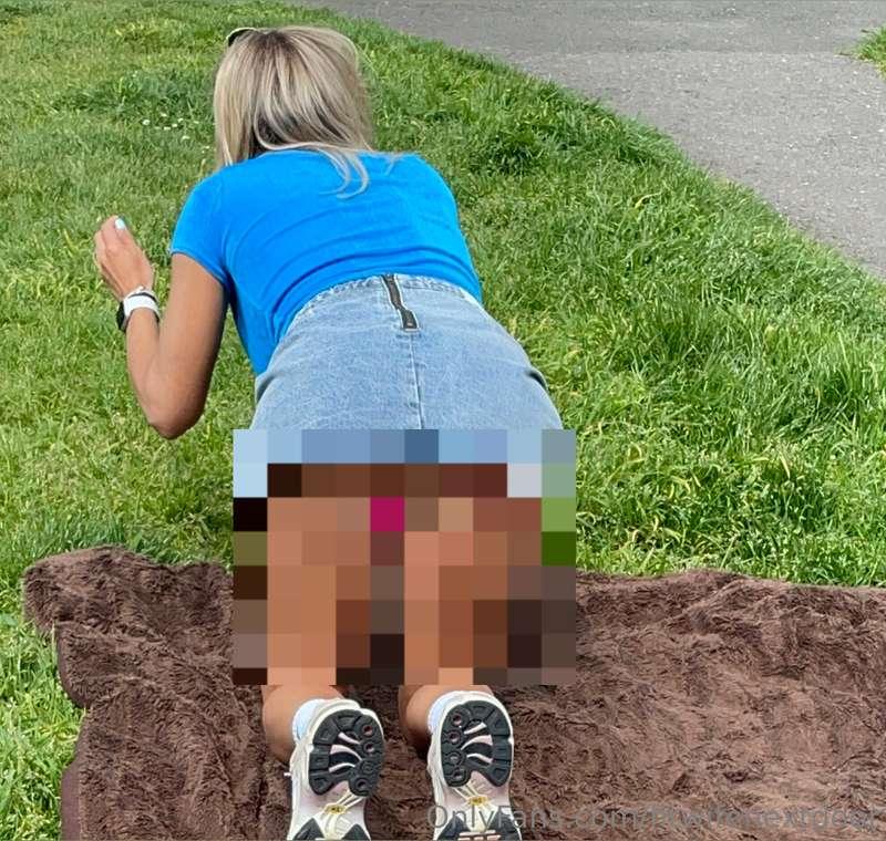 Forgot my panties and my toy was on show 👉@fitnessmom69