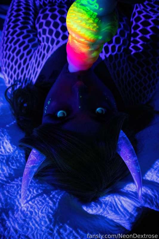 neondextrose image #1