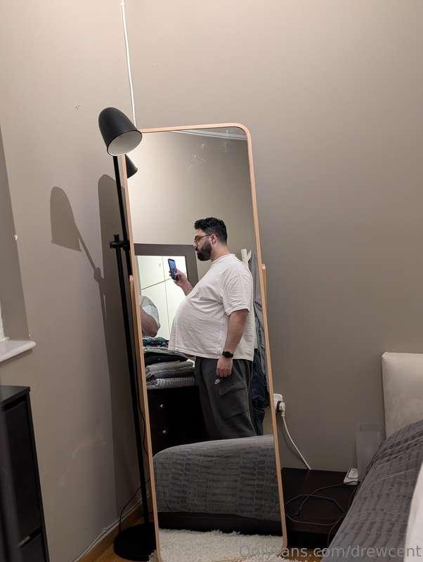 Average OOTD 👕 gonna grab a cup of coffee and shop for snack..
