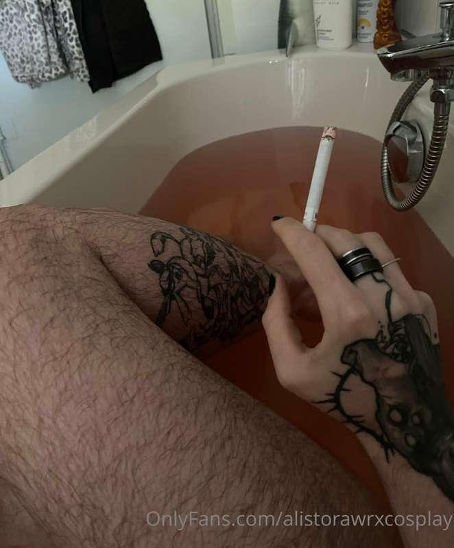 Hmmm i wish someone could join me 💦