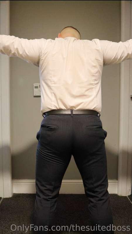 thesuitedboss image #0