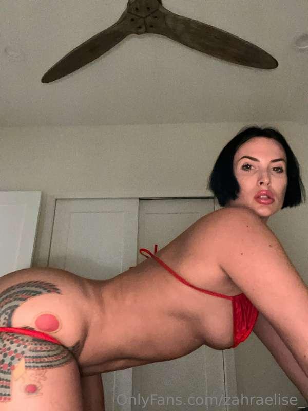 Pound my little pussy baby. DM me I wanna chat.
