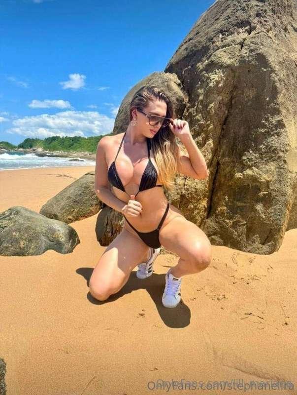 @stephanelira Hung beauty thay knows exactly how to use her ..